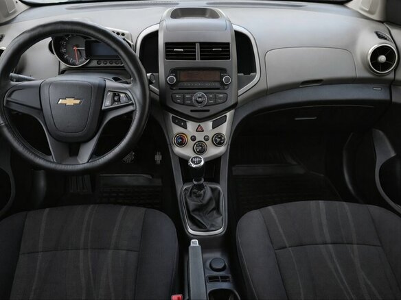 2014 Chevrolet Aveo II, серебристый, 469000 рублей - вид 12