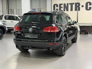 2015 Volkswagen Touareg II Рестайлинг, чёрный, 3190000 рублей, вид 4