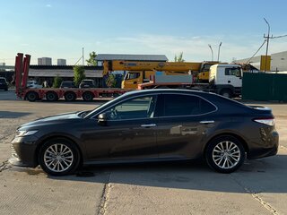 2018 Toyota Camry VIII (XV70), серый, 2450000 рублей, вид 4