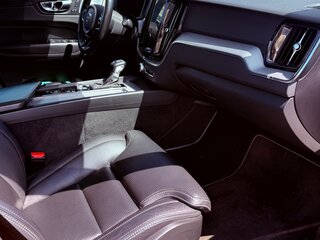 2019 Volvo XC60 II, чёрный, 4300000 рублей, вид 5
