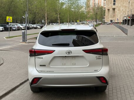 2026 Toyota Highlander IV (XU70), белый, 6300000 рублей, вид 4