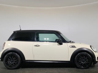 2007 Mini Hatch One II (R56), белый, 400000 рублей, вид 4