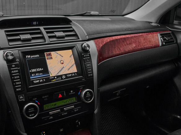 2013 Toyota Camry VII (XV50), чёрный, 1720000 рублей - вид 16