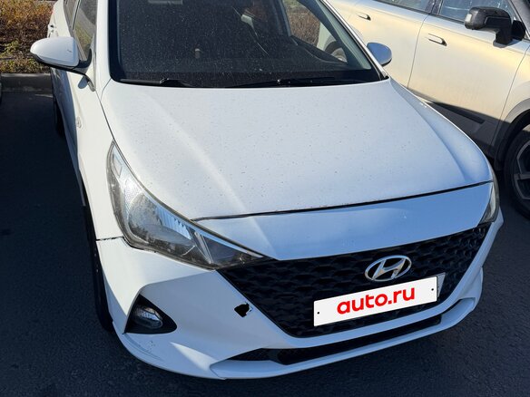 2021 Hyundai Solaris II Рестайлинг, белый, 1000000 рублей - вид 2