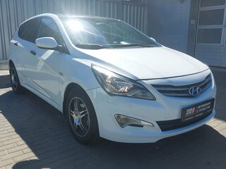 2014 Hyundai Solaris I Рестайлинг, белый, 639000 рублей, вид 3