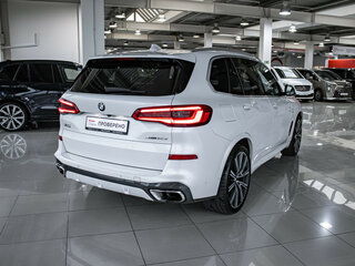 2019 BMW X5 30d IV (G05/G18), белый, 6475000 рублей, вид 4
