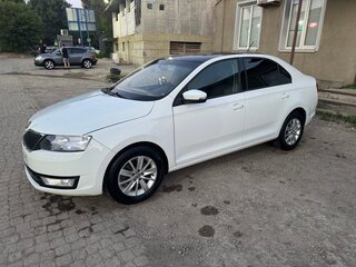2018 Skoda Rapid I Рестайлинг, белый, 900000 рублей, вид 3