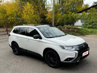 2022 Mitsubishi Outlander III Рестайлинг 3, белый, 2550000 рублей, вид 5