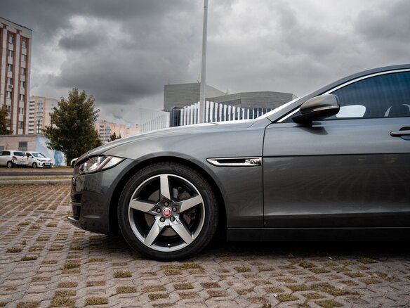 2016 Jaguar XE EcoBoost I, серый, 1399000 рублей - вид 14