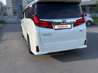 2019 Toyota Alphard III Рестайлинг, белый, 4750000 рублей, вид 4