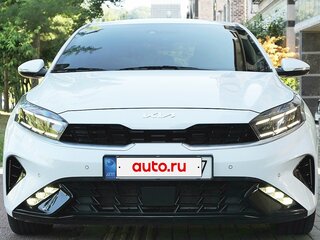 2023 Kia K3 II Рестайлинг, белый, 1830000 рублей, вид 2