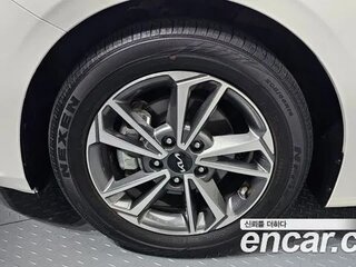 2022 Kia K3 II Рестайлинг, белый, 1947000 рублей, вид 5