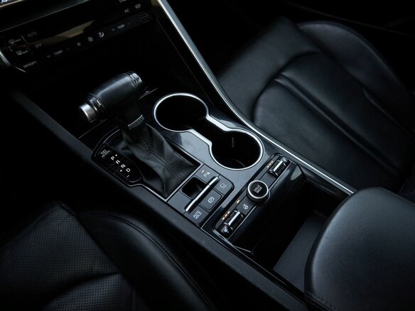 2021 Kia K5 III, синий, 2013000 рублей - вид 10