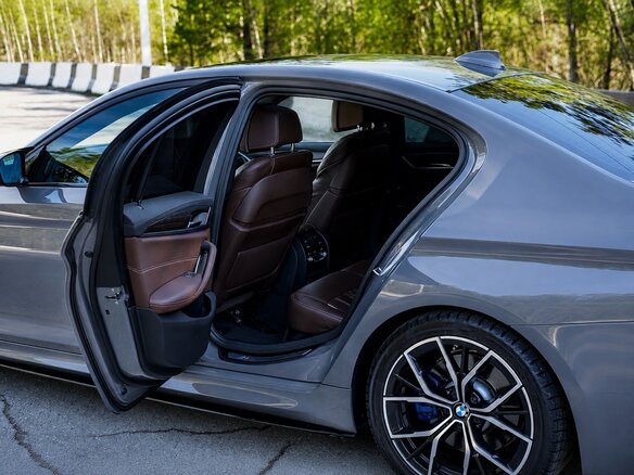2020 BMW 5 серии 530i xDrive VII (G30/G31/G38) Рестайлинг, серый, 6000000 рублей - вид 14
