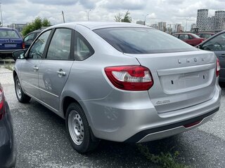 2026 Lada (ВАЗ) Granta I Рестайлинг, серебристый, 1110000 рублей, вид 5
