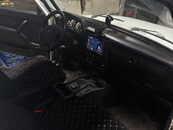 2015 Lada (ВАЗ) 2121 (4x4) I Рестайлинг, белый, 600000 рублей - вид 3