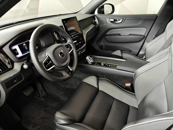 2025 Volvo XC60 II Рестайлинг 2, чёрный, 6395150 рублей - вид 18