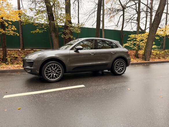 2017 Porsche Macan I, серый, 3750000 рублей - вид 3