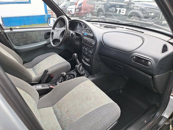 2004 Chevrolet Niva I, серебристый, 315000 рублей - вид 12
