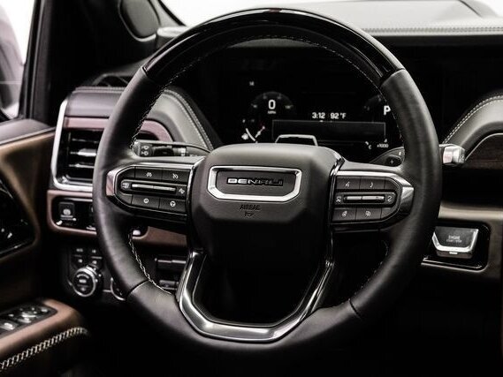 2026 GMC Yukon XL V Рестайлинг, чёрный, 17500000 рублей - вид 14
