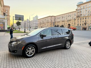 2018 Chrysler Pacifica RU, серый, 2650000 рублей, вид 3