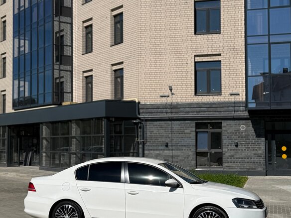 2012 Volkswagen Passat B7, белый - вид 5