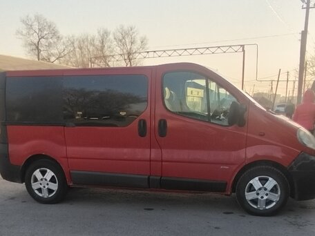 2002 Opel Vivaro, красный, 800000 рублей, вид 2