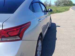 2017 Hyundai Solaris II, серебристый, 995000 рублей, вид 5