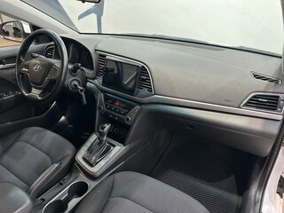 2017 Hyundai Elantra VI (AD), белый, 1039900 рублей, вид 5