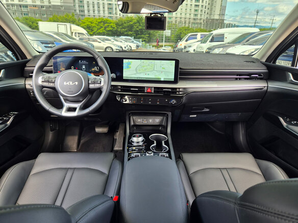 2023 Kia K5 LPi III Рестайлинг, серый - вид 9