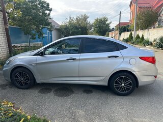 2013 Hyundai Solaris I, серебристый, 530000 рублей, вид 5