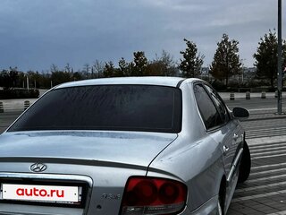 2009 Hyundai Sonata ТагАЗ IV (EF) Рестайлинг, серебристый, 650000 рублей, вид 4