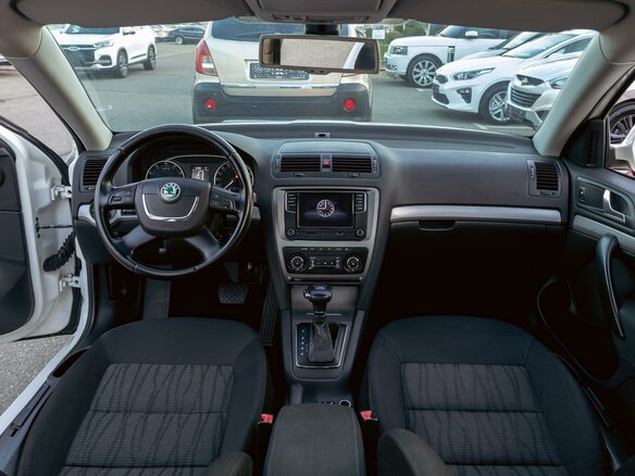 2011 Skoda Octavia DSG7 II (A5) Рестайлинг, белый - вид 15