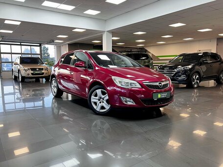 2011 Opel Astra J, красный, 745000 рублей, вид 5