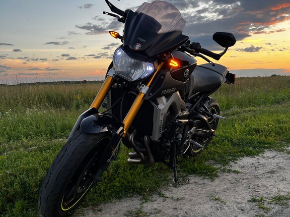 2015 Yamaha MT-09 (FZ-09), фиолетовый, 600000 рублей - вид 4