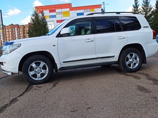 2010 Toyota Land Cruiser 200 Series, белый, 3350000 рублей, вид 4
