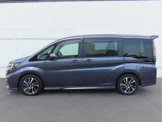 2021 Honda Stepwgn Spada V Рестайлинг, серебристый, 2035000 рублей, вид 4