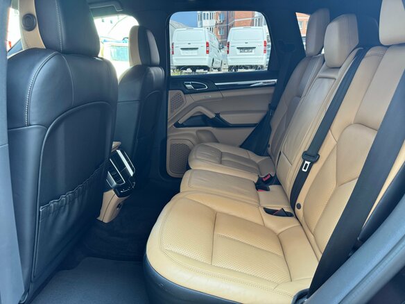 2015 Porsche Cayenne S II Рестайлинг (958), чёрный, 3790000 рублей - вид 26