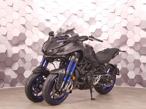 2018 Yamaha Niken, серый, 877000 рублей - вид 1