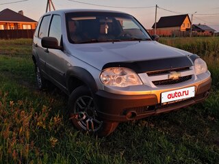 2019 Chevrolet Niva I Рестайлинг, серебристый, 730000 рублей, вид 2