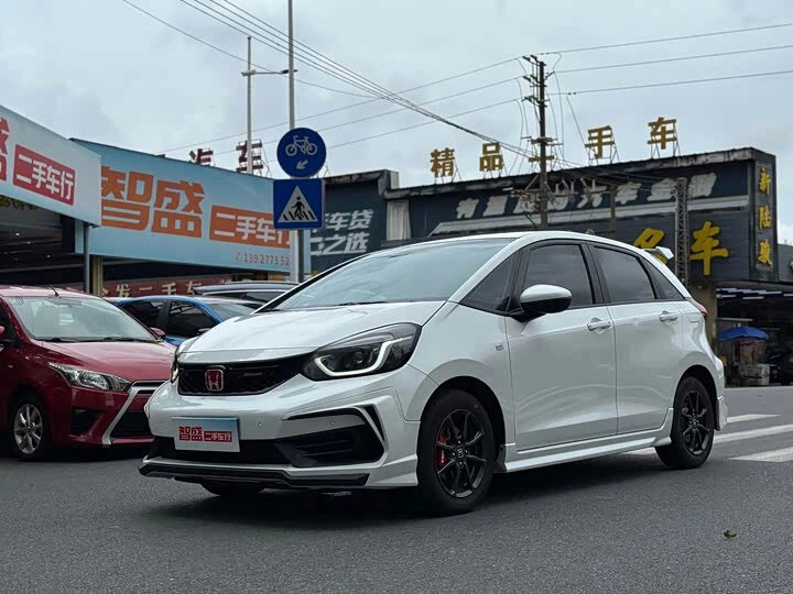 Открыть фотографии: Honda Fit IV Рестайлинг