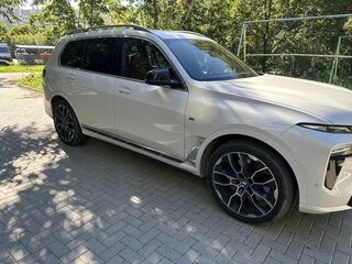 2024 BMW X7 40i I (G07) Рестайлинг, белый, 13390000 рублей, вид 3