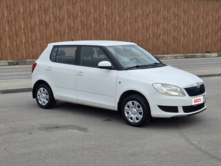 2013 Skoda Fabia II Рестайлинг, белый, 520000 рублей, вид 4