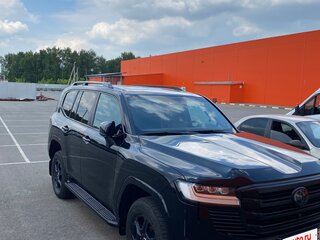 2023 Toyota Land Cruiser 300 Series, чёрный, 10000000 рублей, вид 4