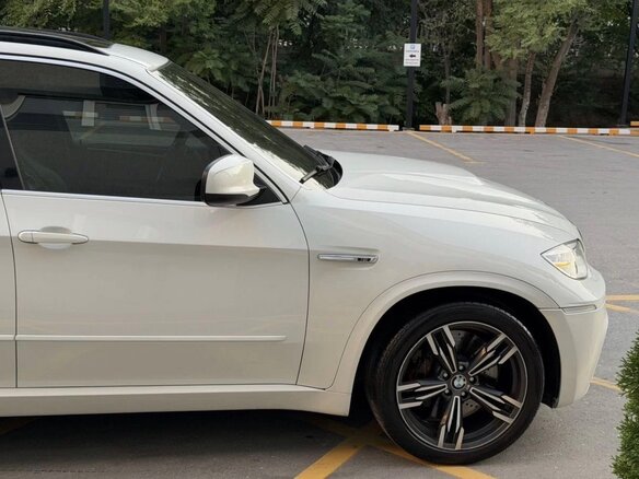 2011 BMW X5 M I (E70), белый, 1750000 рублей - вид 10