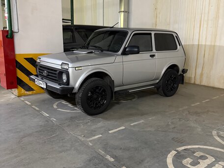 2024 Lada (ВАЗ) Niva Legend I, серый, 929990 рублей, вид 2
