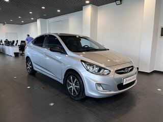 2014 Hyundai Solaris I, серебристый, 687000 рублей, вид 1