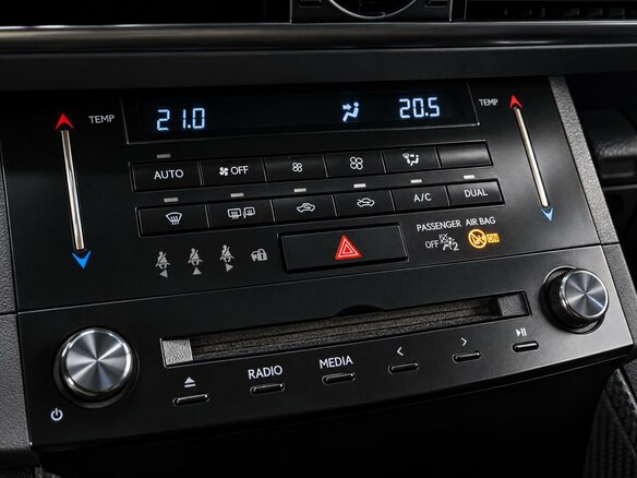 2013 Lexus IS 250 III, белый, 2099000 рублей - вид 22