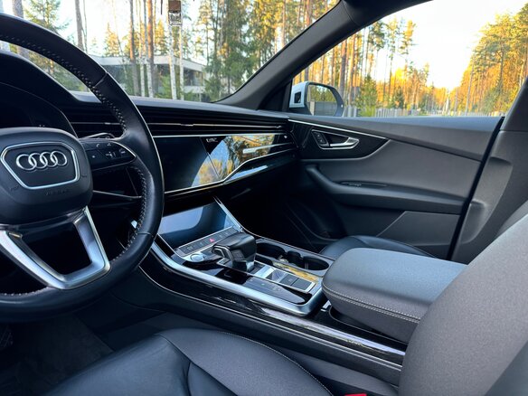 2018 Audi Q8 55 TFSI I (4M), белый, 4950000 рублей - вид 8