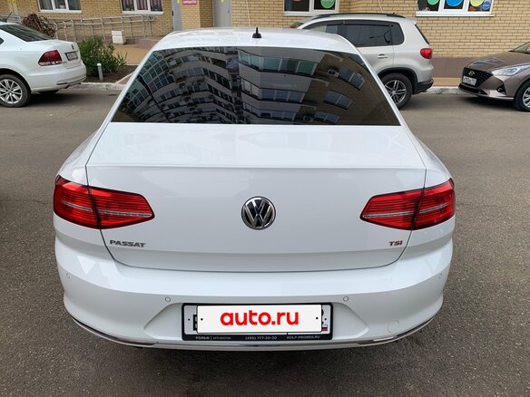 2017 Volkswagen Passat B8, белый, 2200000 рублей - вид 3